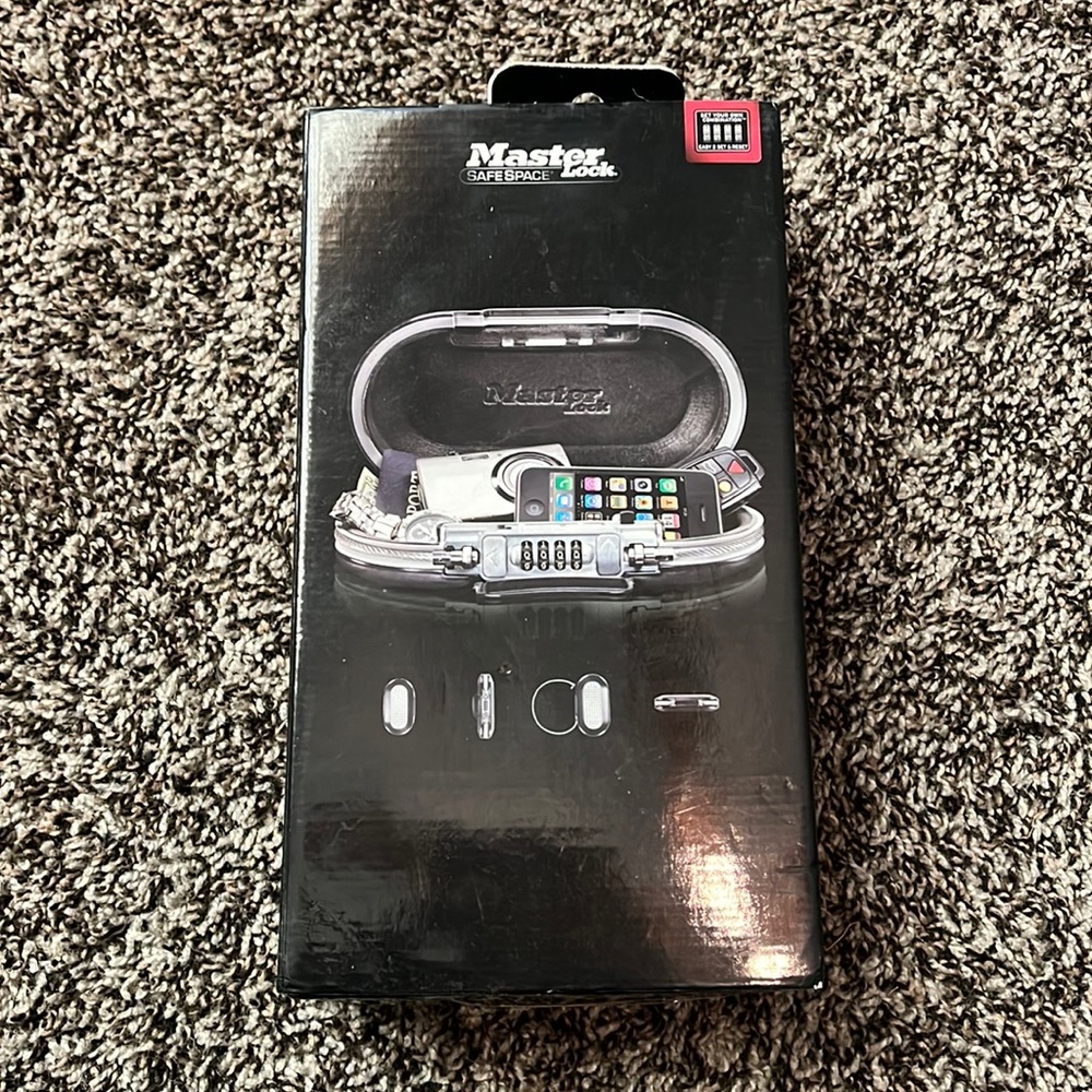 Master lock box safe for traveling